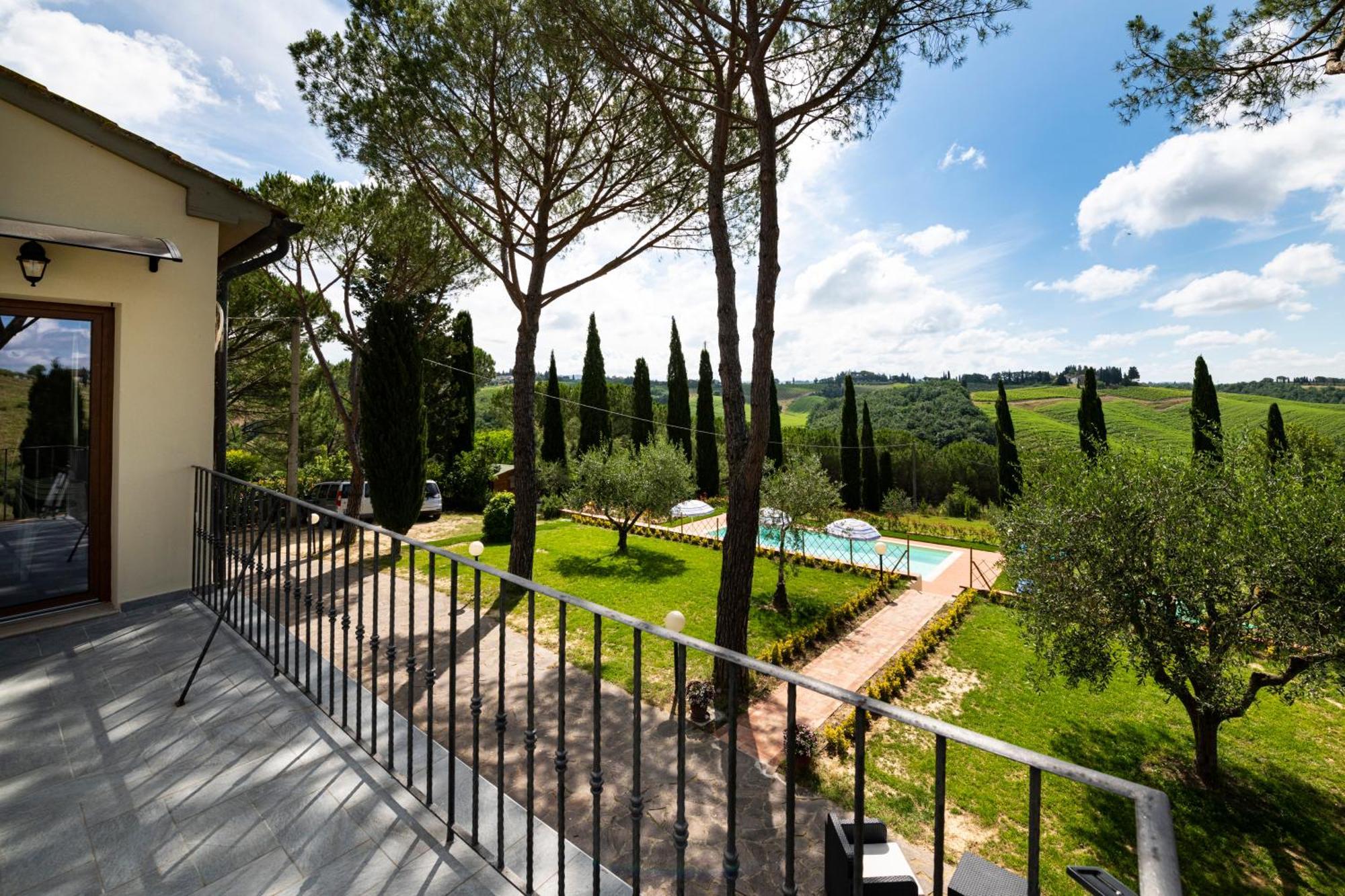 Il Pucchio Apartment Черталдо Екстериор снимка