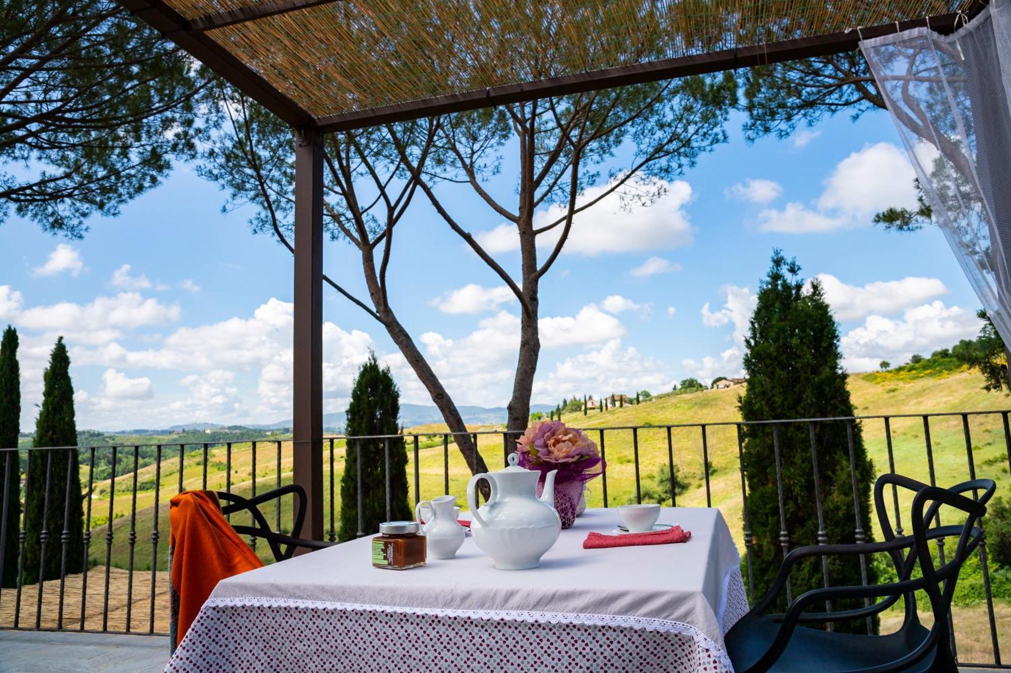 Il Pucchio Apartment Черталдо Екстериор снимка