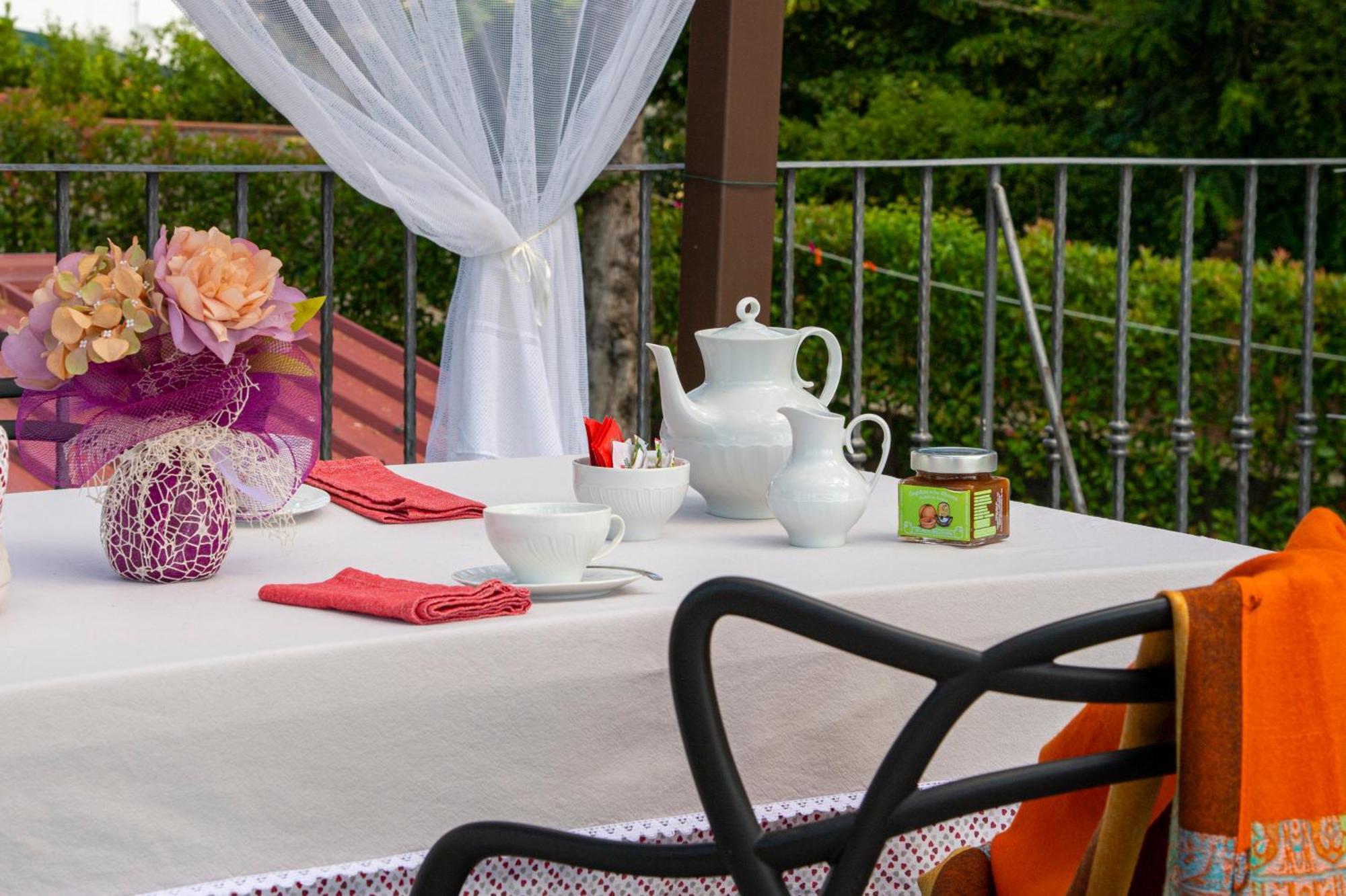 Il Pucchio Apartment Черталдо Екстериор снимка