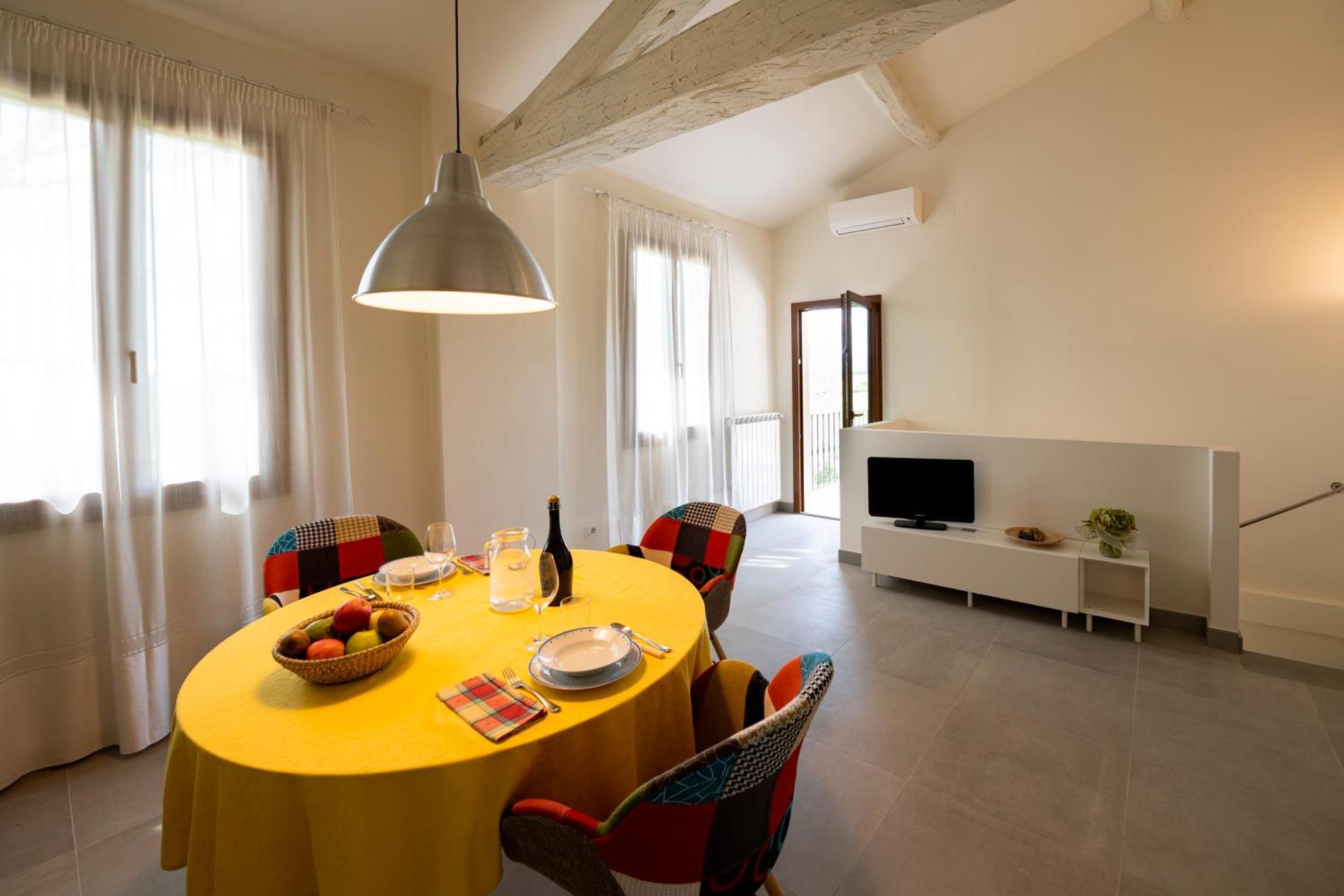 Il Pucchio Apartment Черталдо Екстериор снимка