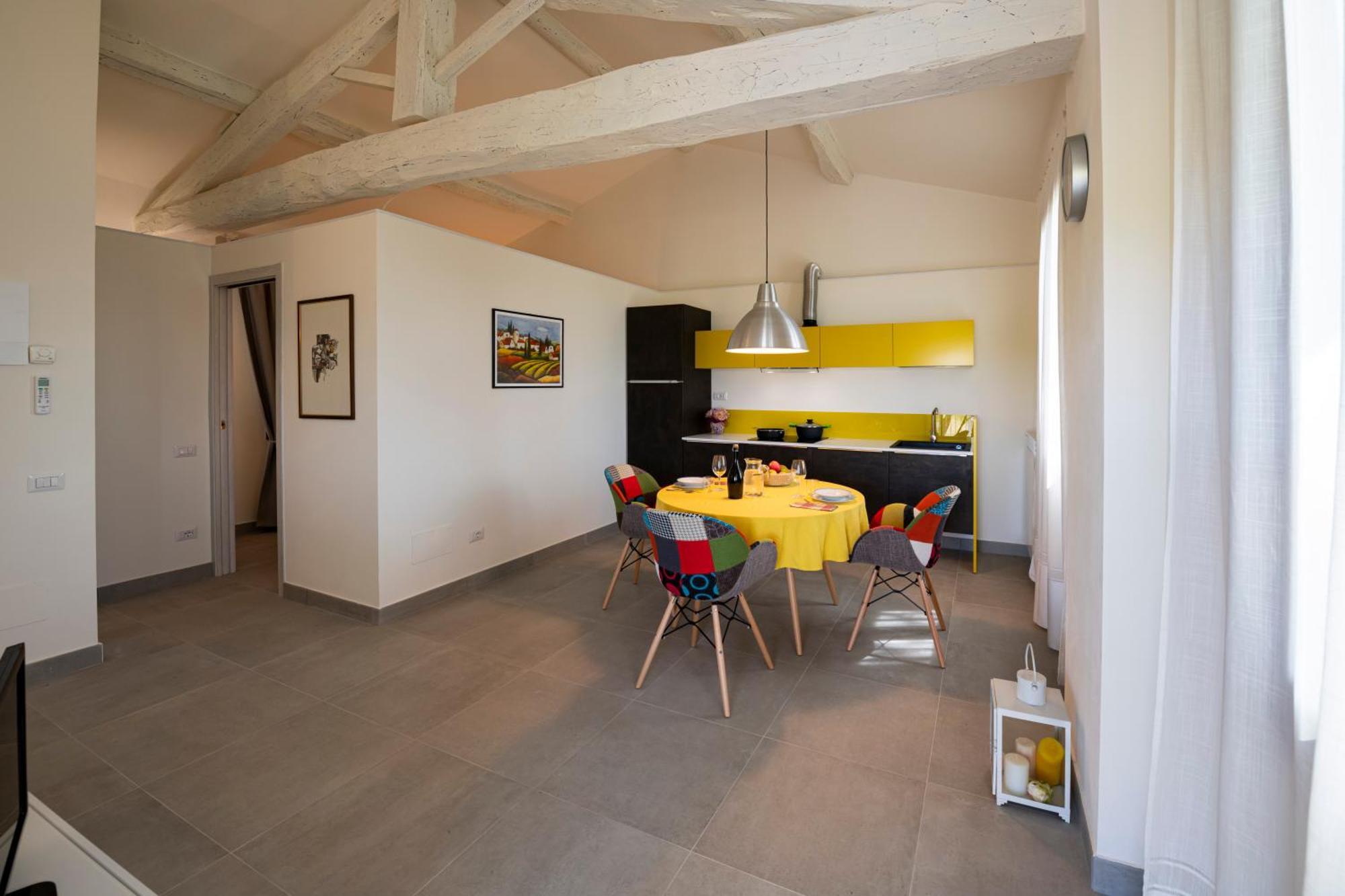 Il Pucchio Apartment Черталдо Екстериор снимка