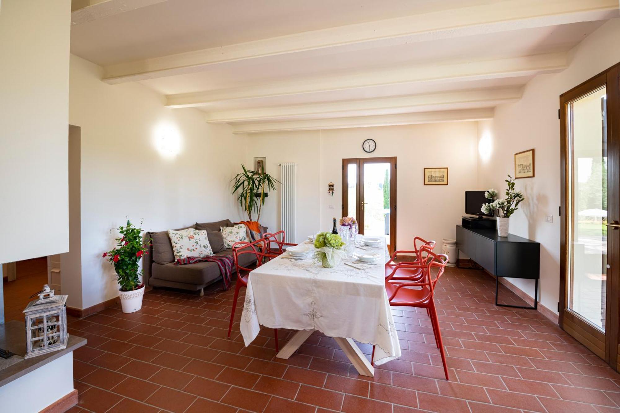 Il Pucchio Apartment Черталдо Екстериор снимка