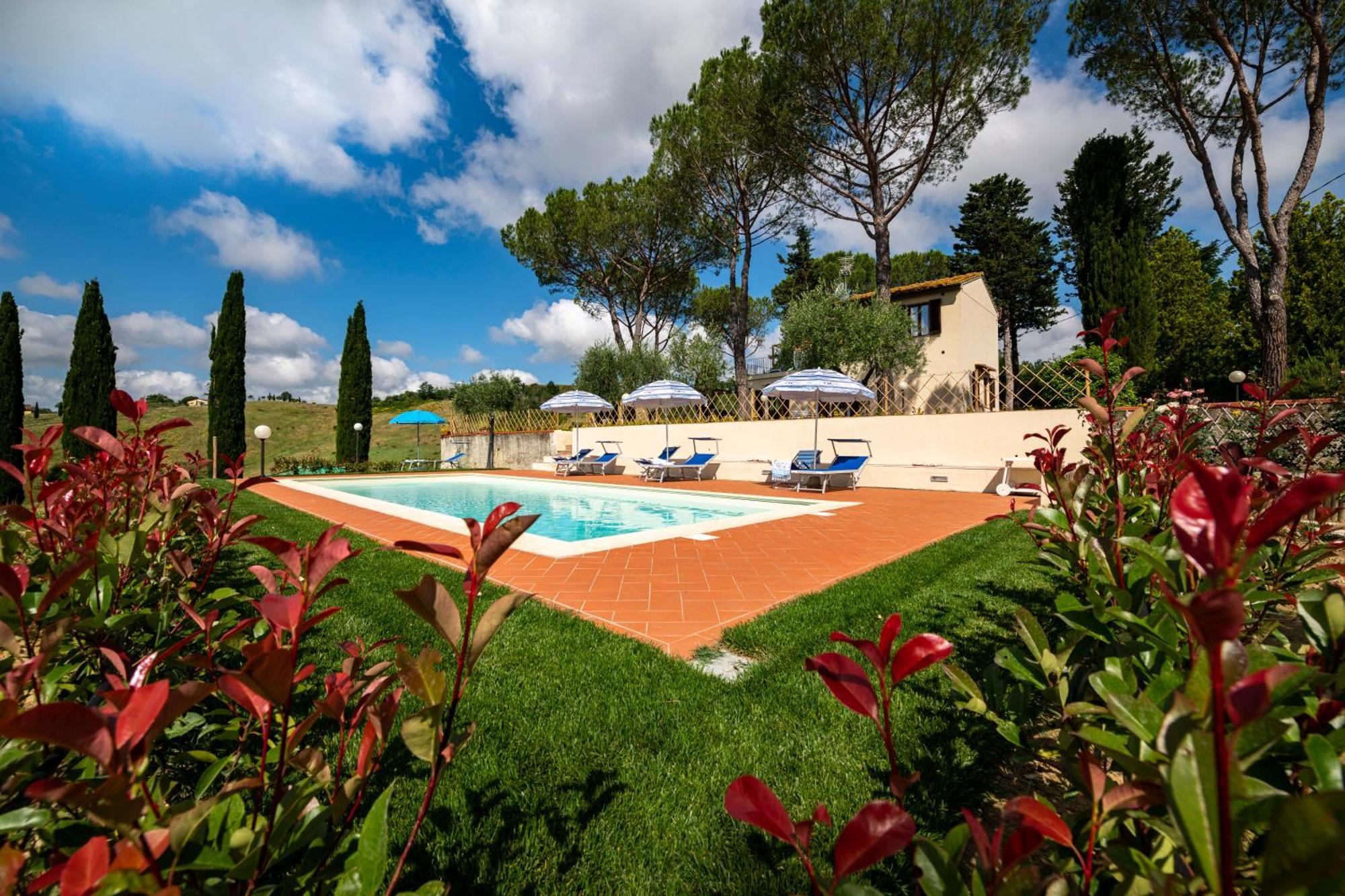 Il Pucchio Apartment Черталдо Екстериор снимка