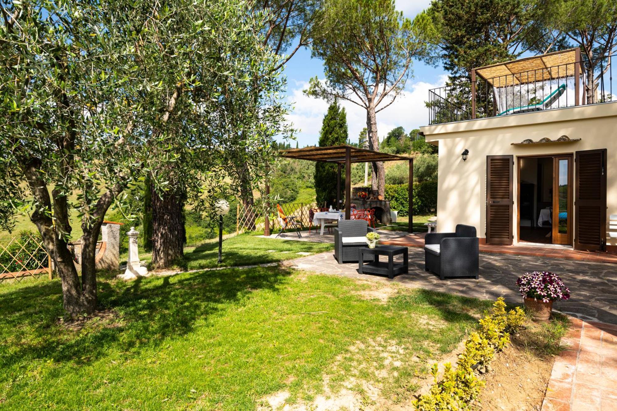 Il Pucchio Apartment Черталдо Екстериор снимка