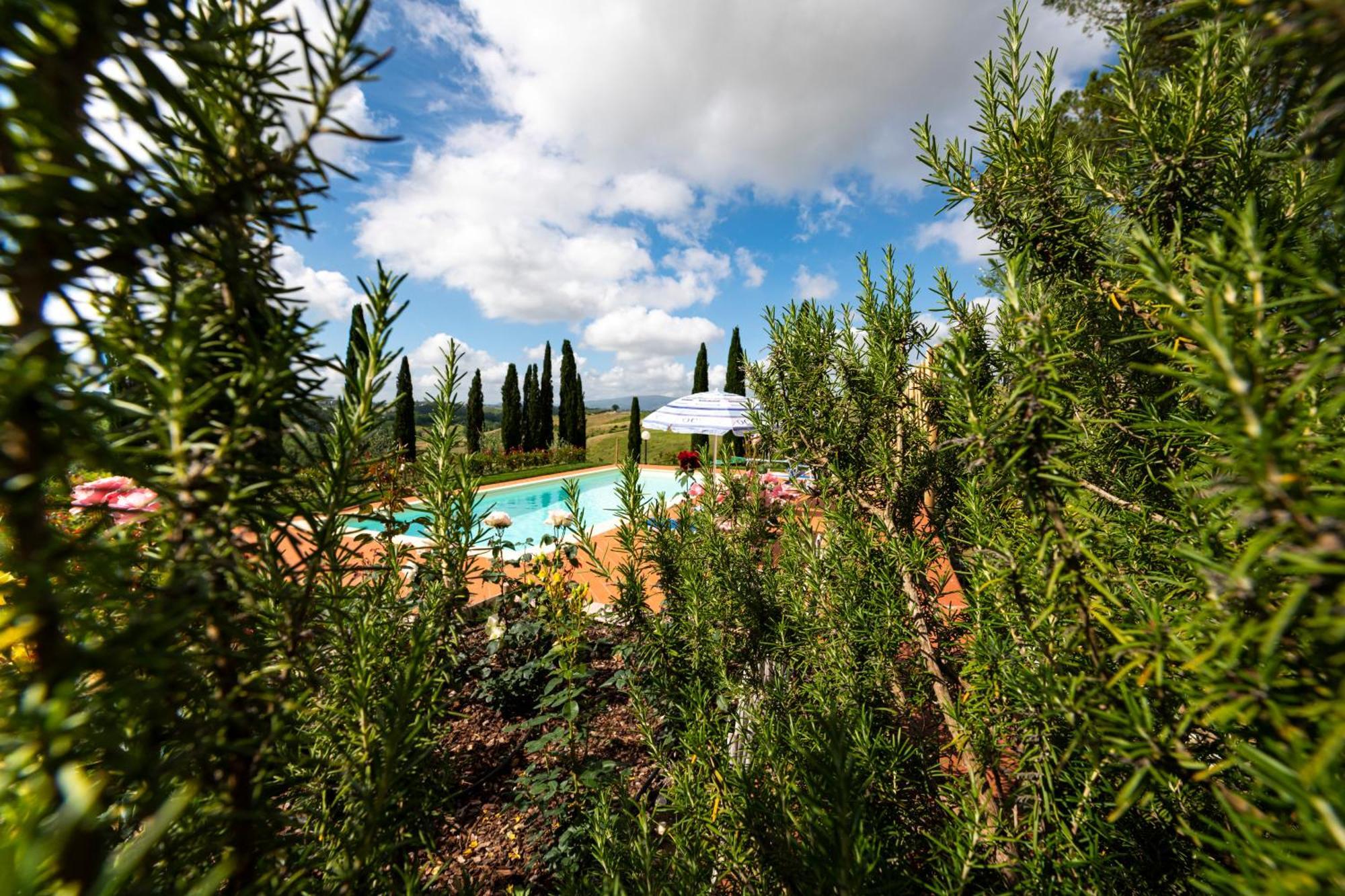 Il Pucchio Apartment Черталдо Екстериор снимка