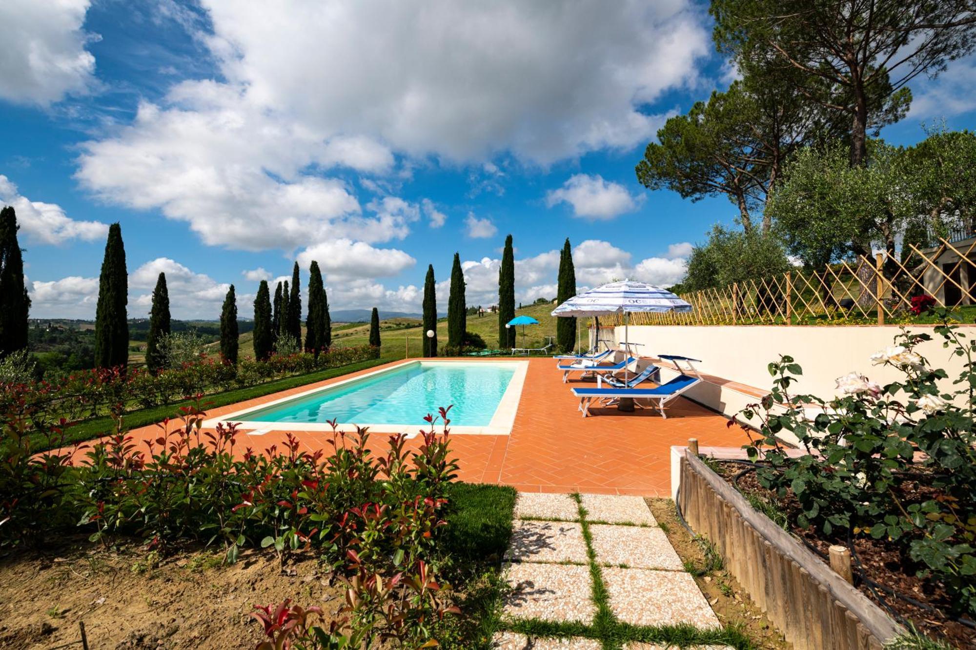 Il Pucchio Apartment Черталдо Екстериор снимка