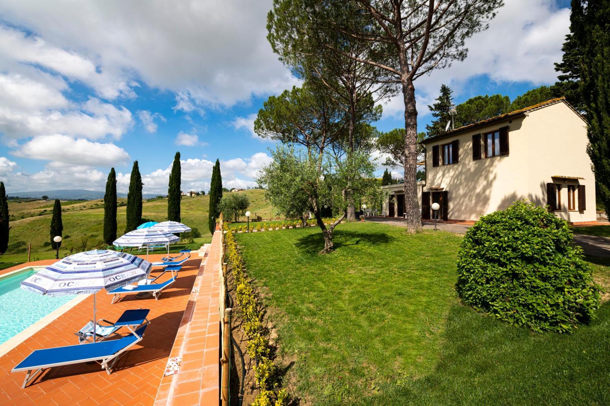 Il Pucchio Apartment Черталдо Екстериор снимка